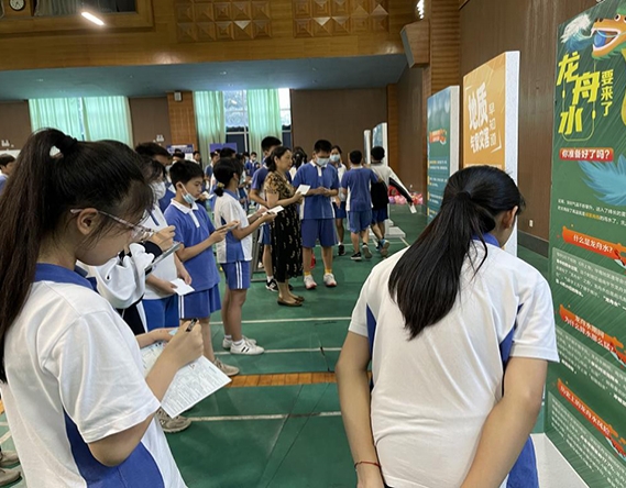 科普進(jìn)校園，防災(zāi)減災(zāi)伴我行——深圳市氣象局開展“我為群眾辦實(shí)事”系列之防災(zāi)減災(zāi)進(jìn)校園宣傳活動(dòng)